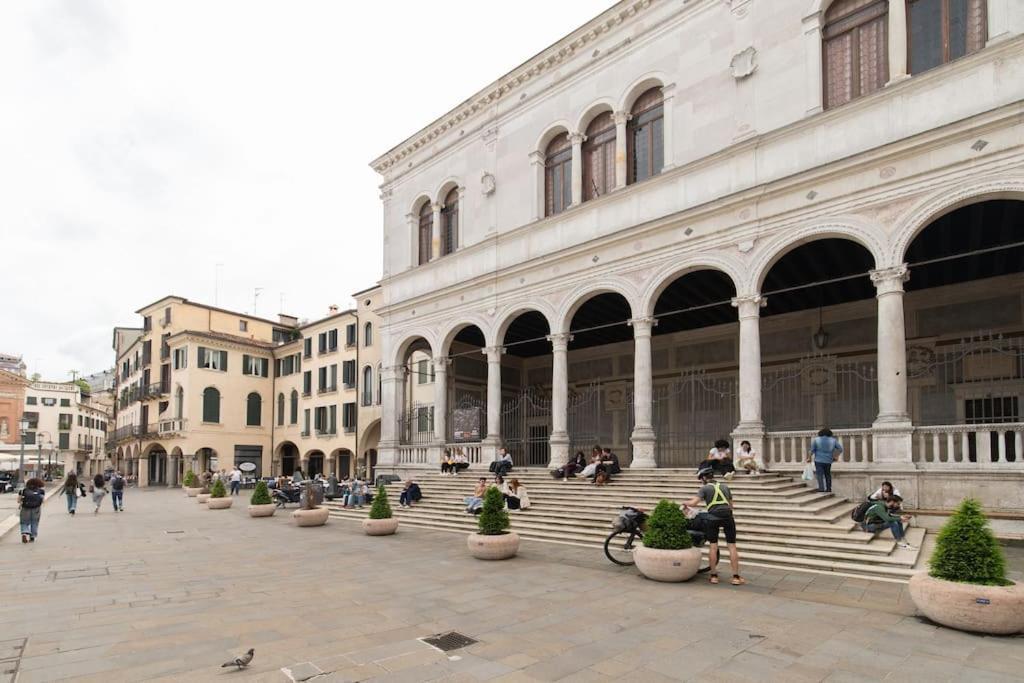 Enjoy Home - Appartamento Orologio, Piazza Dei Signori Padova Exterior photo