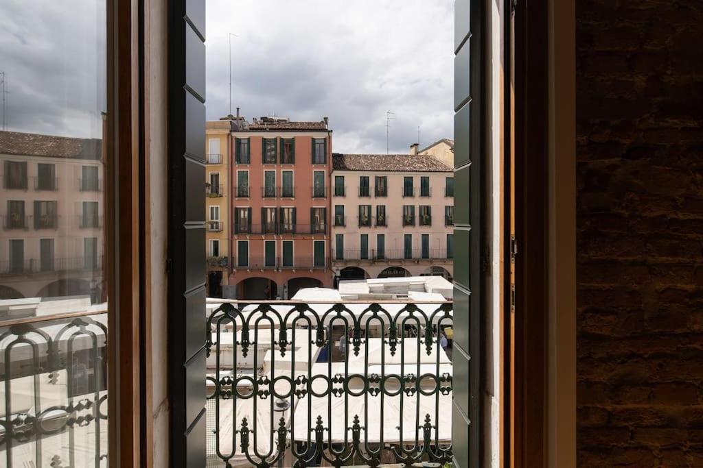 Enjoy Home - Appartamento Orologio, Piazza Dei Signori Padova Exterior photo